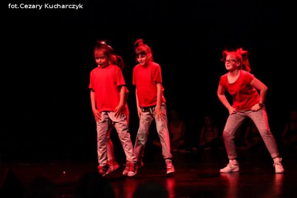 Arystyczny pokaz umiejętności dzieci i młodzieży z sekcji KDK