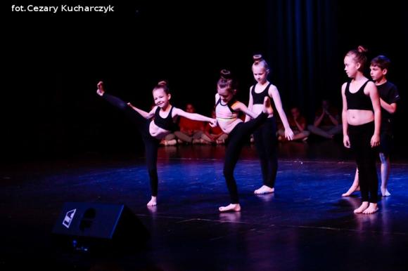 Arystyczny pokaz umiejętności dzieci i młodzieży z sekcji KDK