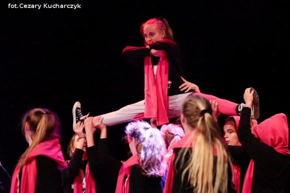 Arystyczny pokaz umiejętności dzieci i młodzieży z sekcji KDK