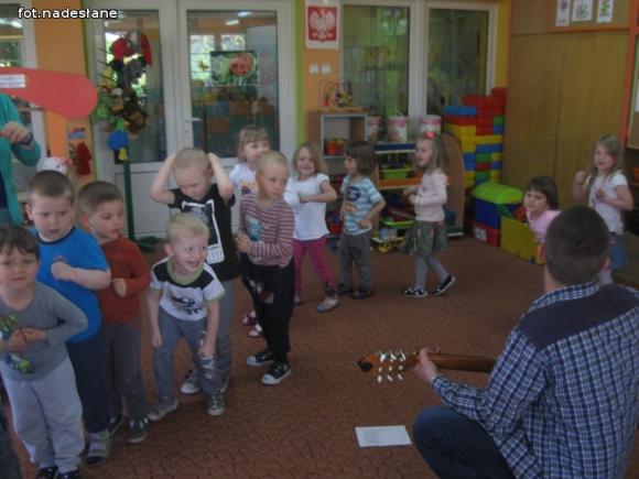 W krainie dźwięków, słów i barw w 