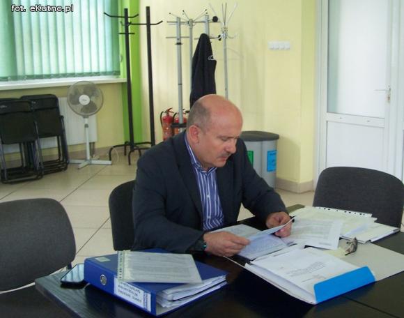 Nauczyciele i absolwenci vs dyrektor ZS nr 1 w Kutnie. Komisja Rewizyjna oceni argumenty obu stron