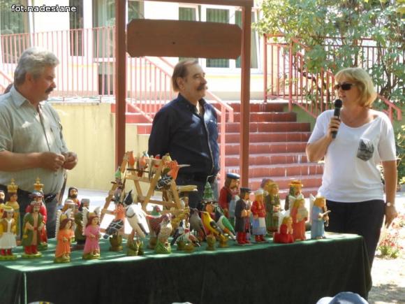 Przedszkolaki spotkały się z rzeźbiarzami