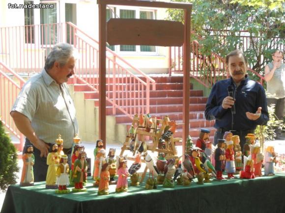 Przedszkolaki spotkały się z rzeźbiarzami