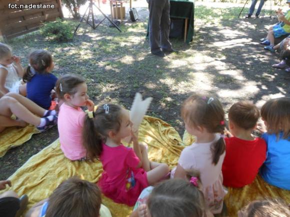 Przedszkolaki spotkały się z rzeźbiarzami