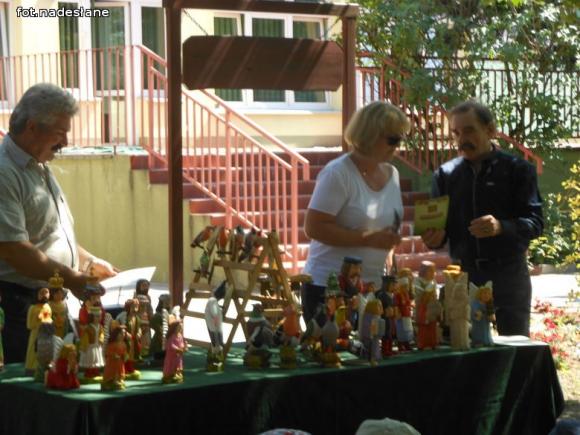 Przedszkolaki spotkały się z rzeźbiarzami