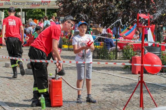 Każdy chciał być kiedyś strażakiem ... Czadowa zabawa w centrum Kutna