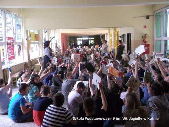 Padł rekord powiatu kutnowskiego w ilości osób czytających jednocześnie - 2004 osoby