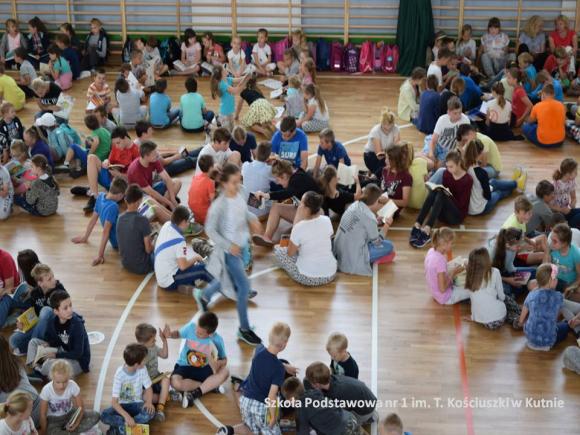 Padł rekord powiatu kutnowskiego w ilości osób czytających jednocześnie - 2004 osoby