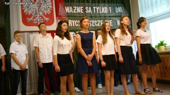 Lato czeka. Zakończenie roku szkolnego w Szkole Podstawowej w Strzegocinie