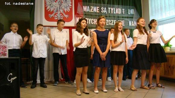 Lato czeka. Zakończenie roku szkolnego w Szkole Podstawowej w Strzegocinie