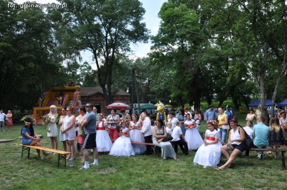 Relacja: Wianki Dworskie w Dobrzelinie powitały lato na miarę Europy