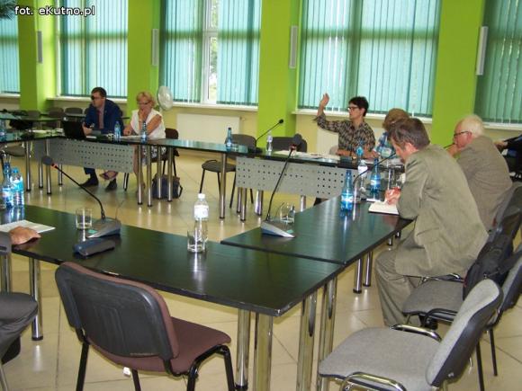 Lepsza najgorsza prawda czy najpiękniejsze kłamstwo? Radni rozmawiali z zarządem o kutnowskim szpitalu