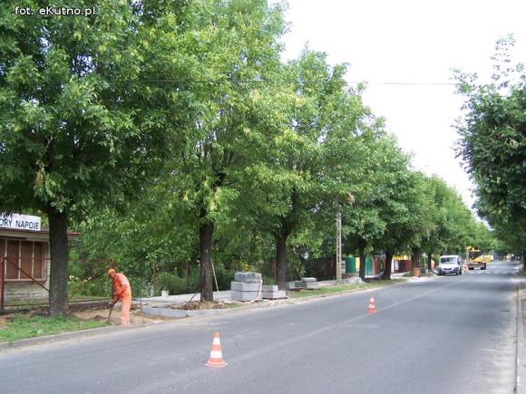 Czytelnicy pytają: Kiedy budowa chodników na Chodkiewicza?