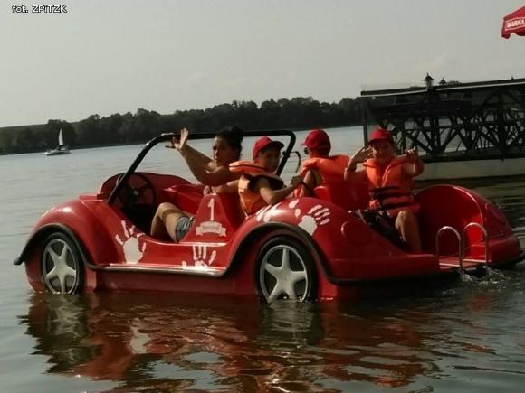 Mali tancerze ludowi z Kutna na pracowitych wakacjach