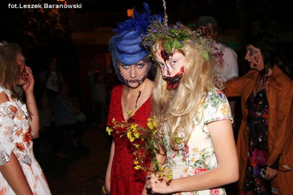 Kino pod fontanną otwarte i zombie na Królewskiej