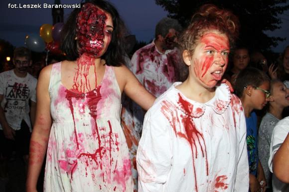 Kino pod fontanną otwarte i zombie na Królewskiej
