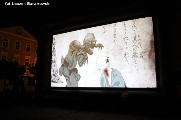 Kino pod fontanną otwarte i zombie na Królewskiej