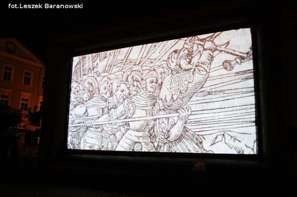 Kino pod fontanną otwarte i zombie na Królewskiej