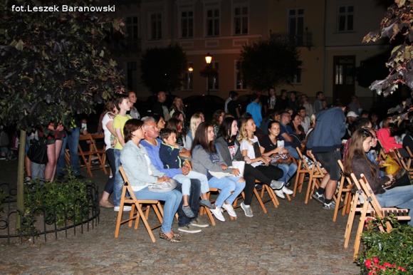 Kino pod fontanną otwarte i zombie na Królewskiej