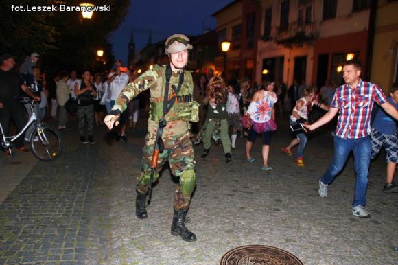 Kino pod fontanną otwarte i zombie na Królewskiej