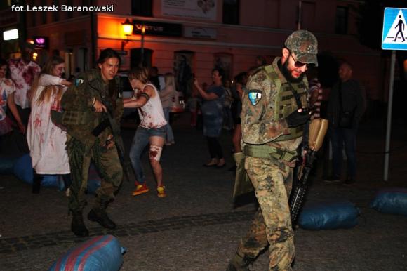 Kino pod fontanną otwarte i zombie na Królewskiej