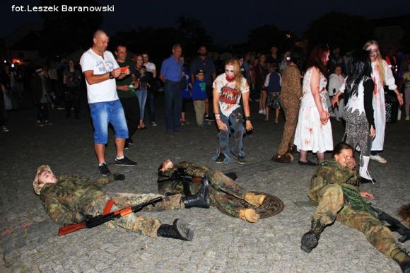 Kino pod fontanną otwarte i zombie na Królewskiej