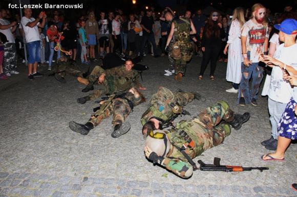 Kino pod fontanną otwarte i zombie na Królewskiej