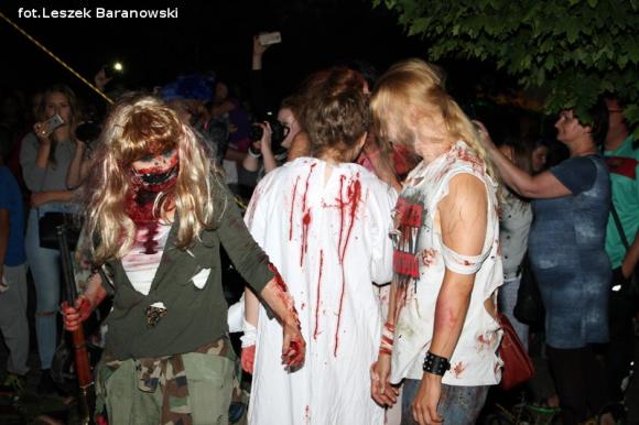 Kino pod fontanną otwarte i zombie na Królewskiej