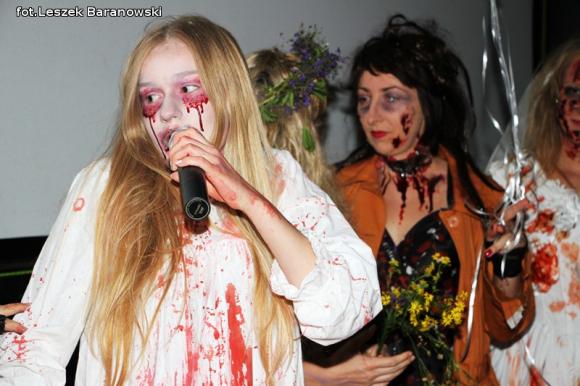 Kino pod fontanną otwarte i zombie na Królewskiej