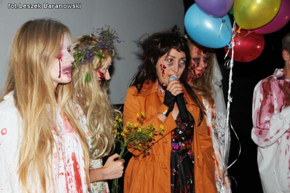 Kino pod fontanną otwarte i zombie na Królewskiej