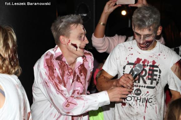 Kino pod fontanną otwarte i zombie na Królewskiej