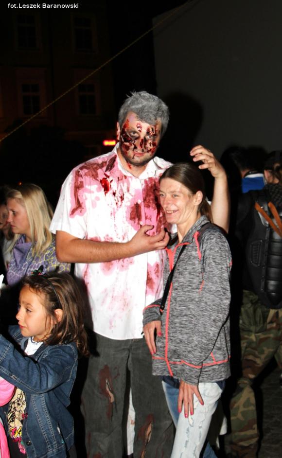 Kino pod fontanną otwarte i zombie na Królewskiej