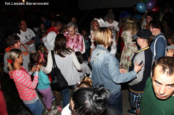 Kino pod fontanną otwarte i zombie na Królewskiej