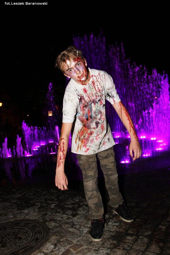 Kino pod fontanną otwarte i zombie na Królewskiej