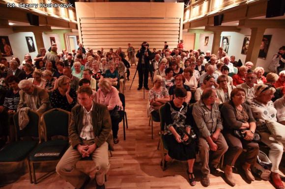 Najpiękniejsze pieśni w mistrzowskich głosach i palcach