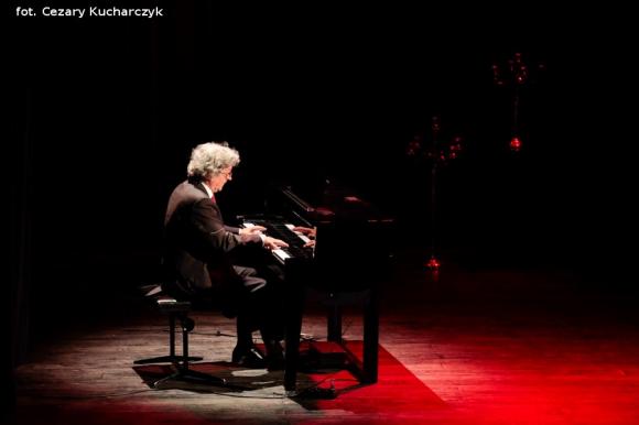 Najpiękniejsze pieśni w mistrzowskich głosach i palcach