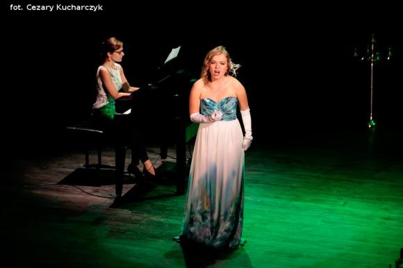 Najpiękniejsze pieśni w mistrzowskich głosach i palcach