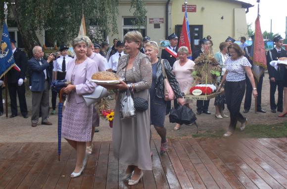 Deszczowe dożynki w Leszczynku