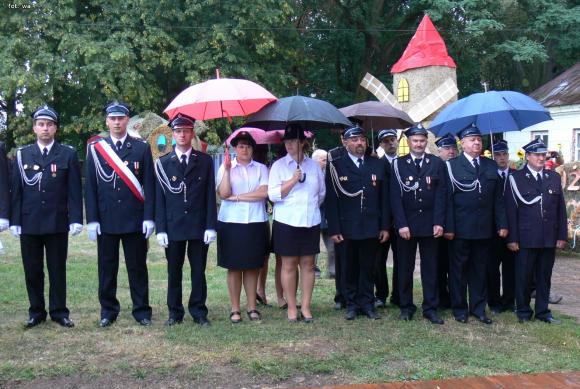 Deszczowe dożynki w Leszczynku