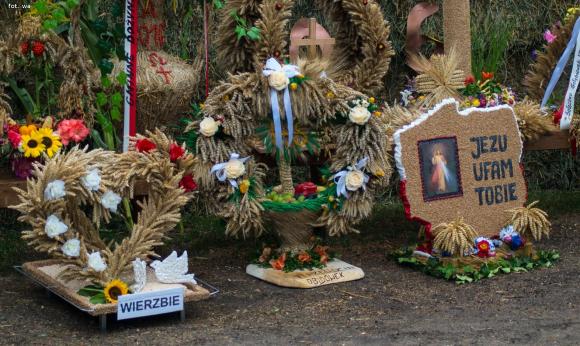 Deszczowe dożynki w Leszczynku