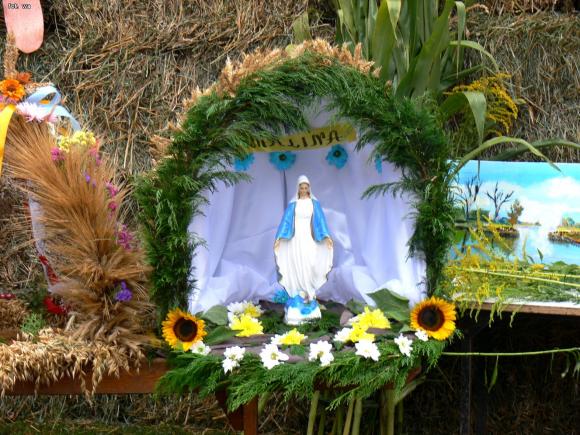 Deszczowe dożynki w Leszczynku