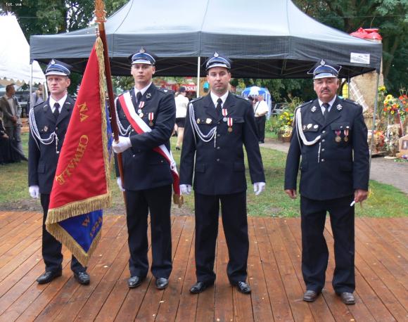 Deszczowe dożynki w Leszczynku