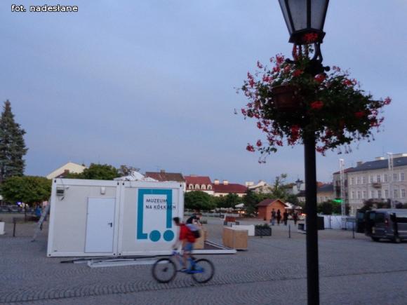 Muzeum na kółkach już w Kutnie. Wystawy, film i koncert