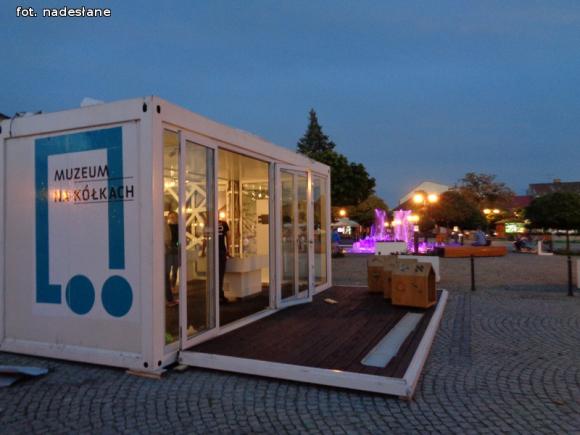 Muzeum na kółkach już w Kutnie. Wystawy, film i koncert