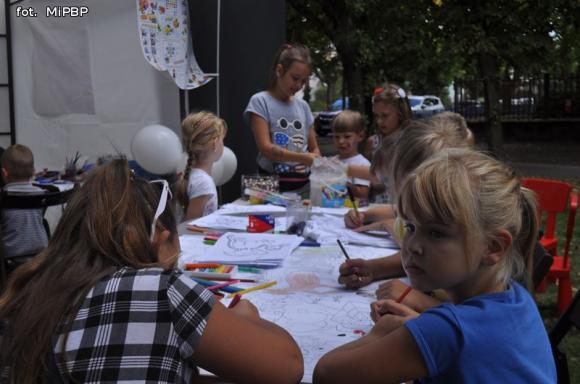 Dzieci z biblioteką pożegnały wakacje