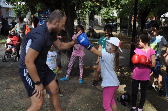 Dzieci z biblioteką pożegnały wakacje