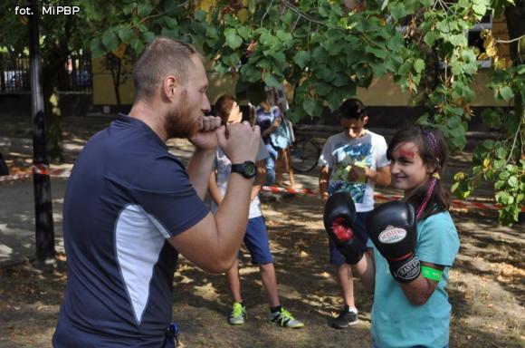 Dzieci z biblioteką pożegnały wakacje
