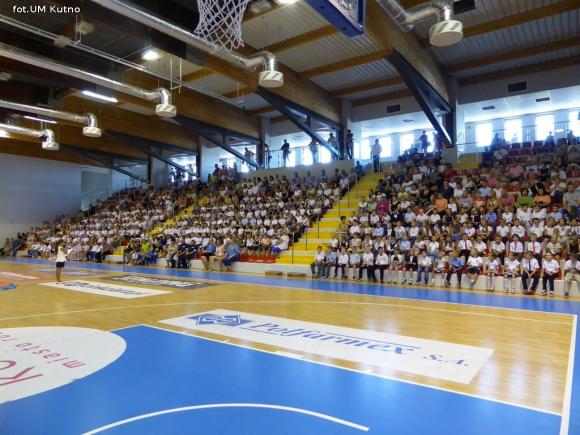 2 273 uczniów rozpoczęło dziś rok szkolny w kutnowskich szkołach