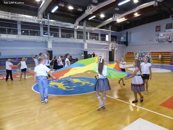 2 273 uczniów rozpoczęło dziś rok szkolny w kutnowskich szkołach