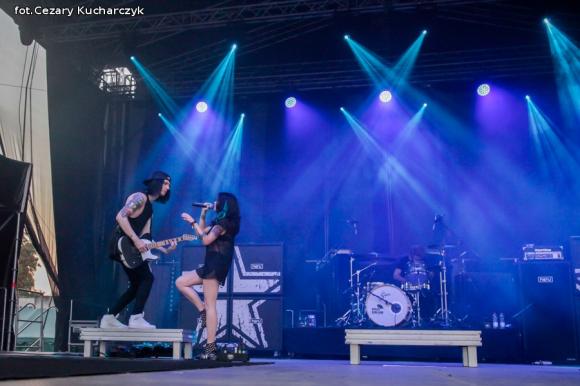 Ewelina Lisowska na początek koncertów nad Ochnią